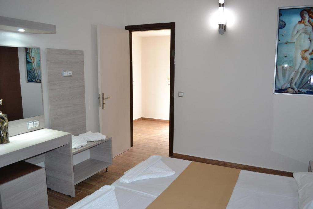 Karavos Hotel Apartments Archangelos  Exterior photo