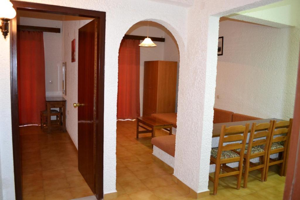 Karavos Hotel Apartments Archangelos  Room photo